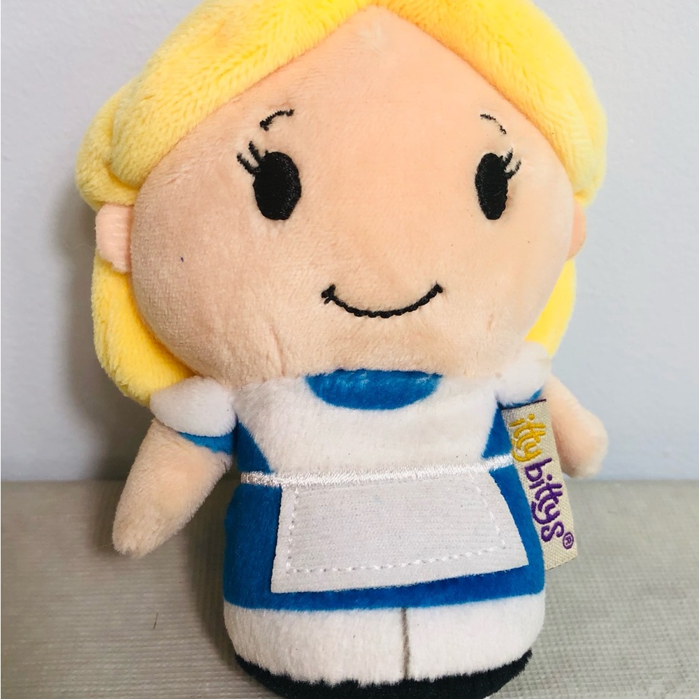Hallmark Itty Bittys Disney Alice In Wonderland Mini Bean Plush Toy
